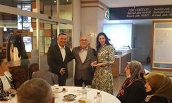 Eskişehir'e tayin olan Başhekim Fatma Özak Batıbay'a veda yemeği