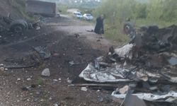 Kaza yaparak yanan kamyon parçalara ayrıldı: 1 ölü