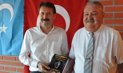 Efsane siyasetçi Adnan Türkoğlu’nun kitap lansmanı yapıldı