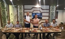 Alaca Memur-Sen'den yemek ve plaket programı