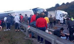 Bolu'da yolcu otobüsü devrildi, çok sayıda ölü ve yaralı var
