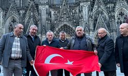 Almanya’da Türk bayrağı açtılar