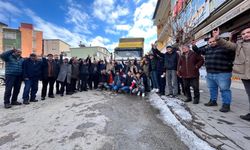 “Bu zor günlerde devletimizin ve milletimizin yanındayız”