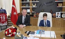 Abdulkadir Şahiner koltuğunu Ünal Akbulut'a devretti