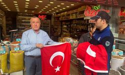 Sungurlu Belediyesi’nden Türk Bayrağı armağanı
