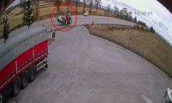 Çorum'daki trafik kazası güvenlik kamerasında