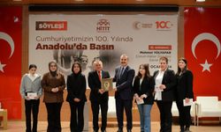 Gazeteci Mehmet Yolyapar üniversite öğrencileriyle buluştu
