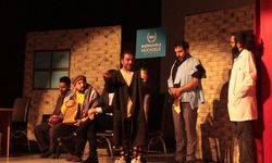 Gazze’deki drama teatral bakış
