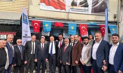 İYİ Parti Koyulhisar'da seçim bürosu açılışı sonrası esnaf ziyaretleri gerçekleştirdi