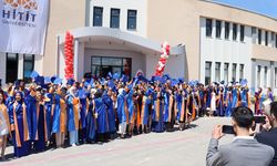 Alaca Avni Çelik MYO’da mezuniyet sevinci yaşandı