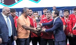 Çorum belediye spor güreş takımı süper Lig’de ikincilik kupasını kazandı!