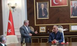 Kültür ve Turizm Bakanı Mehmet Nuri Ersoy, Çorum Belediyesi'ni Ziyaret Etti