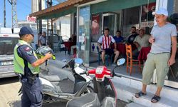 Edirne’de Jandarma Ekiplerinden Motosiklet Sürücülerine Kask ve Güvenlik Ekipmanı Uyarısı