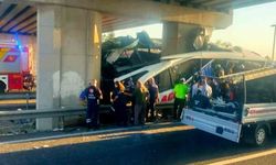 Polatlı’da otobüs köprüye saplandı: Çok sayıda ölü ve yaralı var