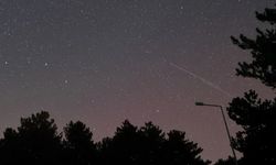 Gökyüzünde yıldız yağmuru: Çorum’da Perseid Meteor yağmuru böyle görüntülendi