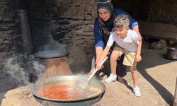 Sungurlu’nun Üzüm Cenneti Ayağıbüyük’te Pekmez Yapımının İncelikleri