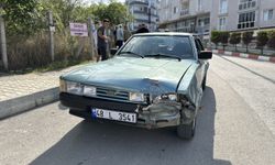 Gerze ilçesinde otomobille çarpışan motosikletin sürücüsü yaralandı