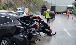 Samsun-Ankara Karayolunda Zincirleme Kaza: Sağanak Yağışın Nedeniyle 7 Araç Karıştı