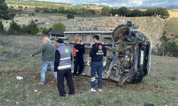 Karabük'te devrilen minibüsün sürücüsü yaralandı