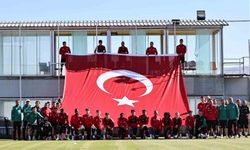 Sivasspor antrenmanda dev Türk bayrağı açtı