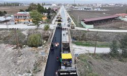 Alaca'da yollar yenileniyor, ilçe güzelleşiyor