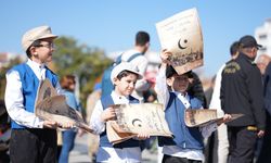 Tarihi Cumhuriyet Mecmuası Çorum'da yeniden vatandaşlarla buluşuyor