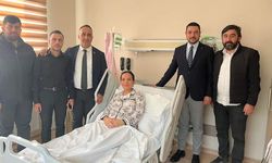 CHP heyetinden yeni anne Ezgi Eşmen Tüfekçi'ye tebrik ziyareti