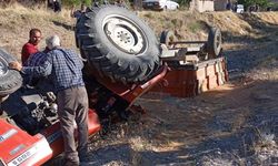 Çorum'da traktörün devrilmesi sonucu sürücü öldü, eşi yaralandı