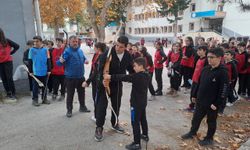 Amasya’da öğrencilere geleneksel Türk okçuluğu ve olimpik okçuluk tanıtıldı