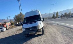 Ağrı’da trafik kazası: 3 kişi yaralandı