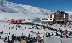 Bakan Bak, gençleri Hakkari’ye davet etti