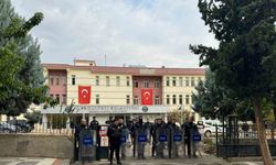 Halfeti Belediyesi önünde polislere taşlı saldırıda 10 tutuklama