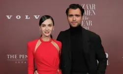 Birce Akalay ve Hakan Kurtaş'ın aşkı gecenin yıldızı oldu!