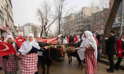 Anadolu’nun işgaline karşı tek yürek olan kadınların milli mücadele ruhu 105 yıl sonra yaşatıldı