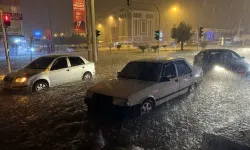 Antalya Manavgat'ta sel felaketi: Şiddetli yağışlar hayatı felç etti!