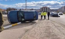 Çorum'da korkutan kaza: İki otomobil çarpıştı, 1 kişi hastaneye kaldırıldı!