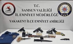 Samsun'da bir araçta yapılan aramada 3 ruhsatsız tabanca bulundu