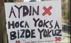 "Aydın Asar’a Duygusal Veda: Öğrenciler Tayine Karşı Ayakta"