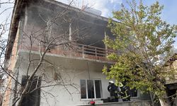 Başpınar Köyü'nde yangın paniği: 2 katlı ev kül olmaktan kurtarıldı
