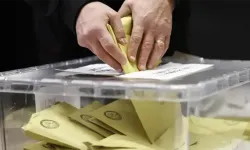BELEDİYE BAŞKANI PARTİ DEĞİŞTİRİRSE NE OLUR? Belediye başkanı partisinden istifa ederse veya başka partiye geçerse görevden alınır mı, başkanlık düşer mi?