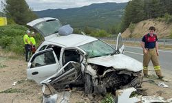 Yoldan çıkan otomobil beton menfeze çarptı: 1 ölü, 3 ağır yaralı