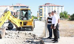 Bozuk yollar tarihe karışıyor: Alaca’da Mermer Sokak’a kilit taşlı çözüm