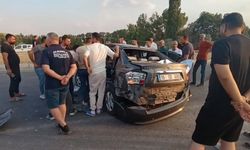 Ambulansla otomobil çarpıştı: Belediye evlendirme memuru yaralandı
