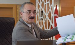 Rektör Öztürk'ten çok sert çıkış! "Siyasetin beceremediği, zenginlerin istemediği her şeyi üzerime yüklüyorlar!"