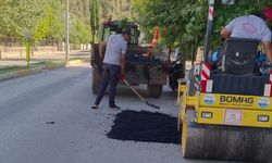 Osmancık’ta Yazı ve Yeni Mahalle’de yol yama çalışmaları hızlandı
