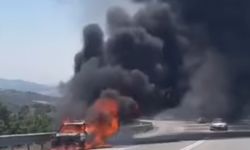 ÇORUM'DA seyir halindeki otomobil alev topuna döndü!