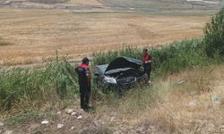 Çorum’da otomobil şarampole uçtu: 2 kişi yaralı kurtarıldı