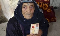 Türkiye'nin en yaşlı kadını olarak biliniyordu: 131 yaşında hayatını kaybetti