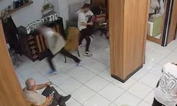 Çorum'da kuaför salonunda silahlı saldırı: Husumetli olduğu kişiyi vurdu, o anlar kamerada