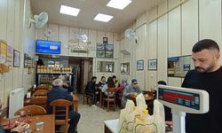 Bu dükkanın önü hiç boş kalmıyor! Dondurmasını yemek için şehir değiştiriyorlar